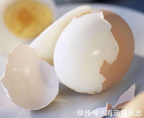 煮鸡蛋时,直接下锅煮就错了,多加这一步,鸡蛋又鲜又嫩还好剥壳