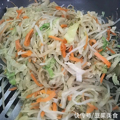 圆白菜|健康美味的素炒饼