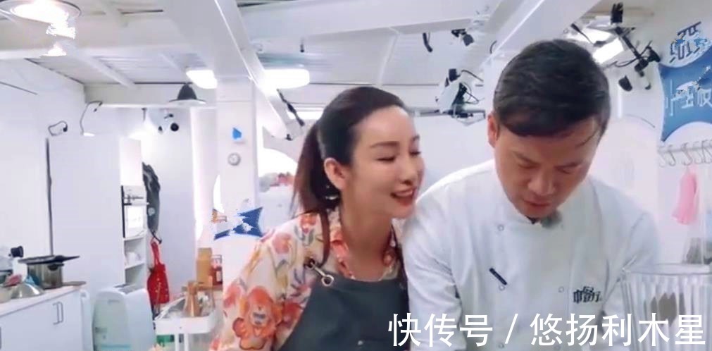 寧?kù)o|《中餐廳》黃曉明把店長(zhǎng)干成了廚師，遭責(zé)怪還要帶全員去哄寧?kù)o