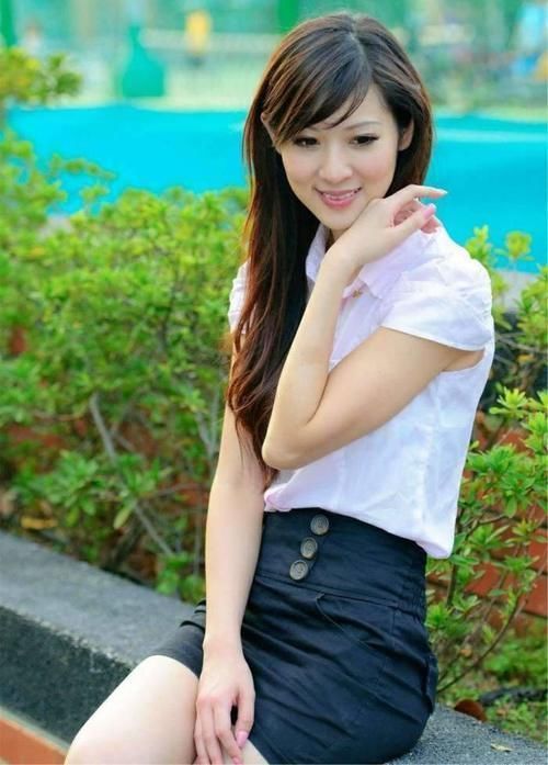 小姐姐|美女模特：时尚牛仔裤简约穿搭，美的出众!