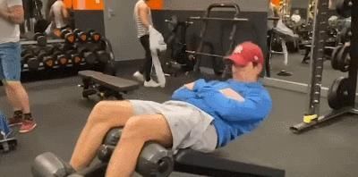 瑜伽垫|小哥挑战在1个月内，做10000个仰卧起坐，看健身结果