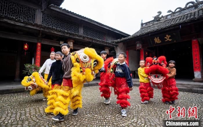 古镇|复兴江南古镇传统绝技 浙江宁海少年苦练舞狮技艺