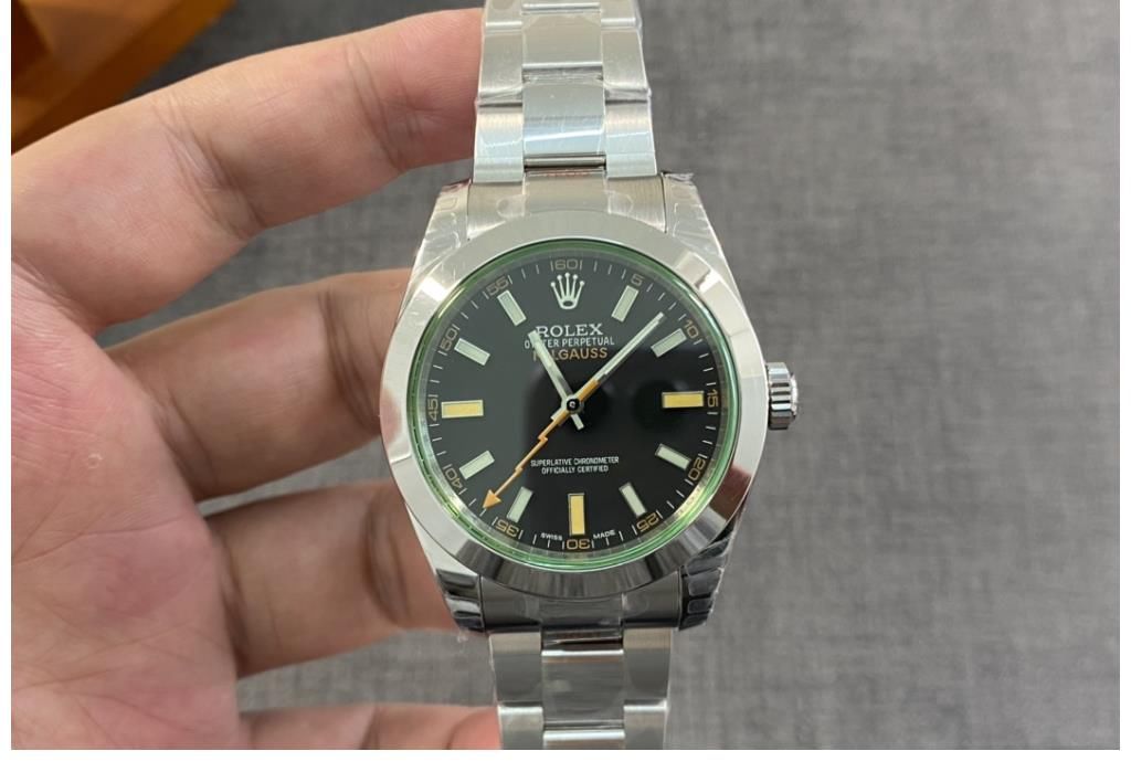 格林尼治型|第一块劳力士入门款手表怎么选？年轻人这样选就对了