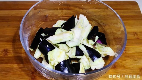  味道|鲶鱼好吃有诀窍，做好关键2步，鲶鱼土腥味全无，味道特别鲜美