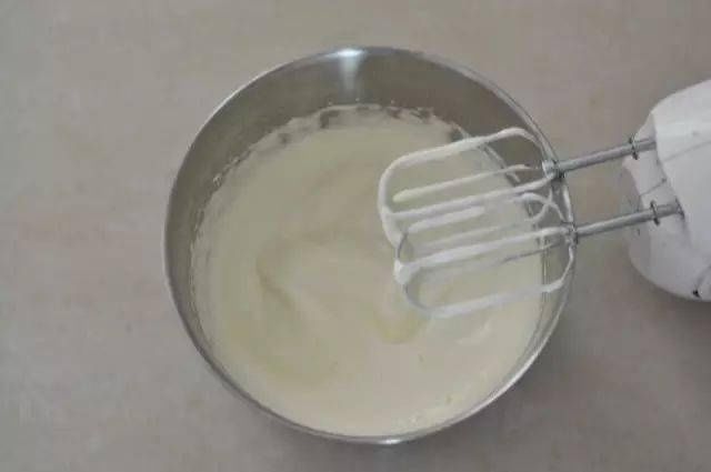 椰香小蛋糕的做法，满满的椰香，可以做给孩子吃！