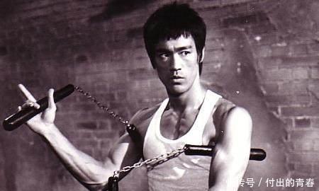 袁世凯|罕见老照片图2袁世凯穿着龙袍进行登基，图4李小龙拿着双截棍！