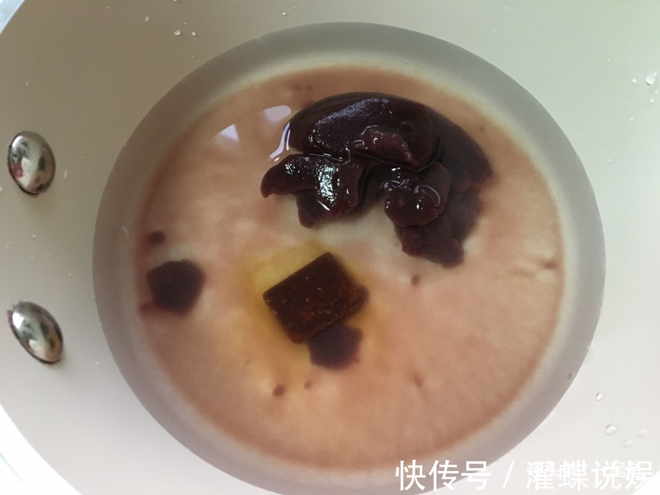 秋天,女人常喝这碗汤最养人,三块钱一碗,下火润燥又养颜