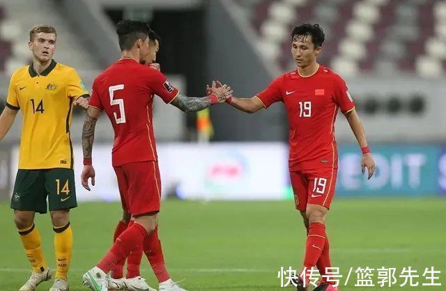 粤媒|国足为何输球?粤媒怒批李铁,质疑他的排兵布阵有三大致命失误