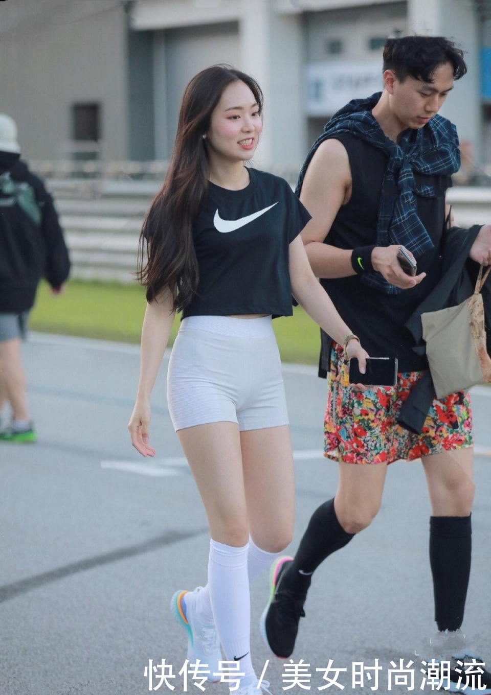 短款|短款瑜伽裤真好看 穿出女性玲珑好身姿