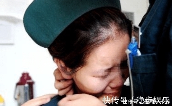 孕妇|聋哑孕妇宫开八指,拉着门不进产房,撩起衣服后,医生热泪盈眶