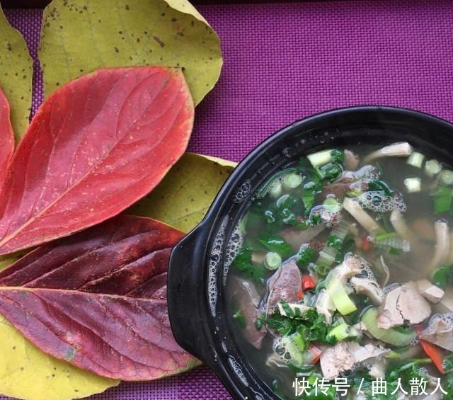 羊杂汤，热乎乎的，暖身暖心