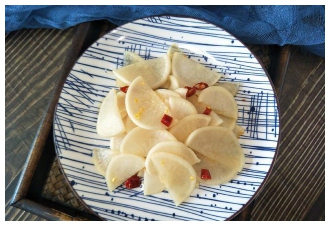 腌萝卜,别只会放盐,教你1个秘制做法,清脆爽口2个小时就能吃