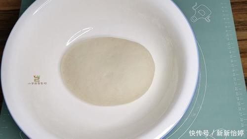 无论烙什么饼,和面时多加一种料,烙出的饼酥脆松软,凉了也不硬