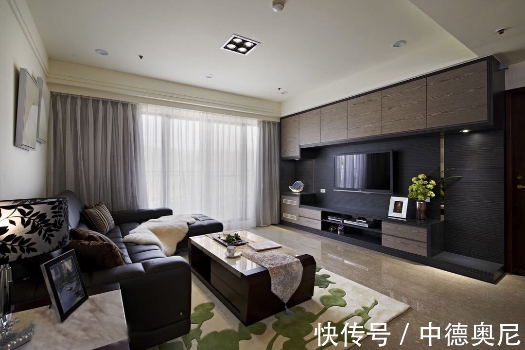 展示架|简约而不简约的电视柜设计,让空间充满活力