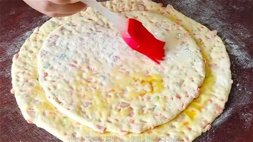  面粉|家里有面粉试试这样做，比馅饼简单，比包子好吃，我家一周做3次