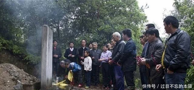 考古队发现王安石父亲墓,专家挖到一半,王安石后人前来阻止!