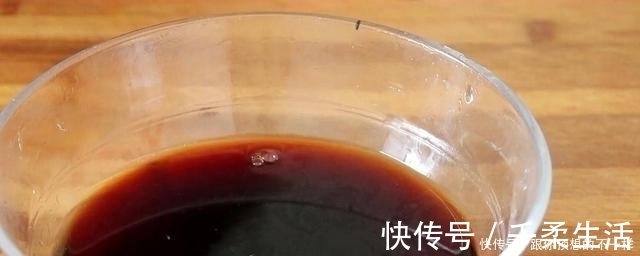 吃了30年的鱼，这做法头一次见，用料做法简单，上桌连汁都不剩