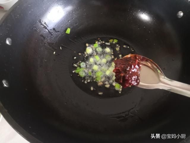 宝妈|猪身上这两样,比猪肉香,不燥润肺睡眠好,秋季尤其要做给家人吃