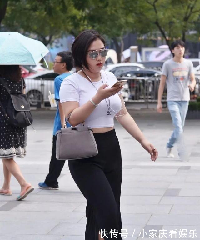 宽松 时尚耐穿的瑜伽裤穿搭尽显可爱淑女风,想说不爱它都难,别出心裁