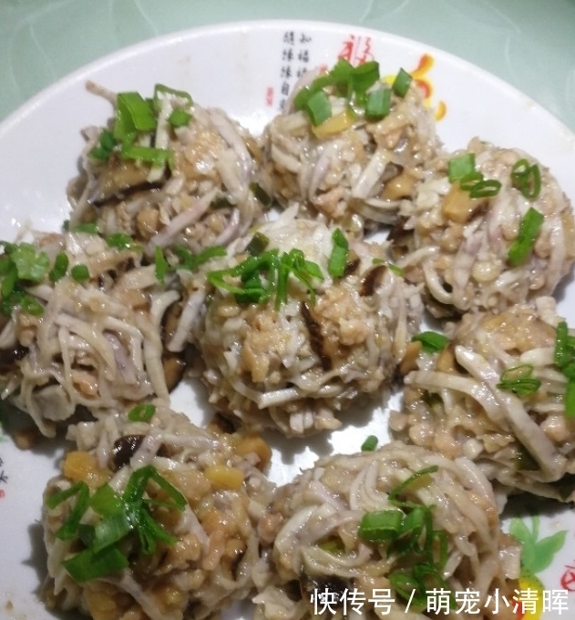 香煎芋头糕|香芋的懒人做法，一蒸一煎，好吃到停不下来