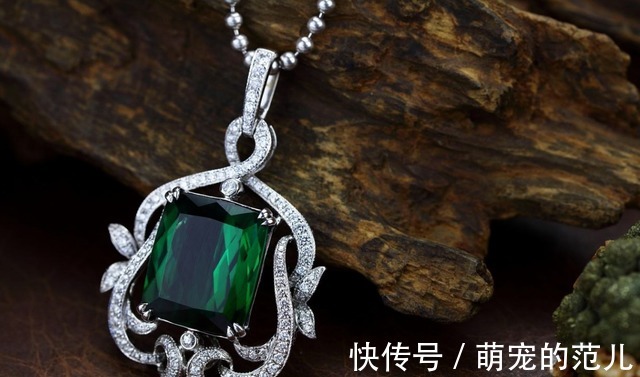 伊丽莎白·泰勒!珠宝为何可以抓住你的眼球呢珠宝的选购知识你了解了吗!