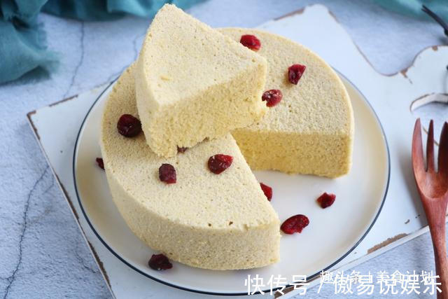 小米里加3个鸡蛋,不用烤不用煎,健脾养胃,我家隔三差五做一锅