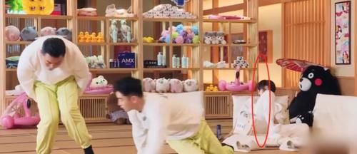 pPapi酱上综艺总是走神，全程学舌不认真，表现不如李诞朱丹