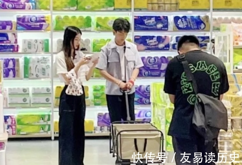 身材|丁真《中餐廳》生圖五官超精致，但身材卻很瘦小，還沒姚安娜壯碩