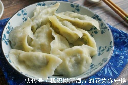 调韭菜鸡蛋馅,放调料有讲究,牢记“3放2不放”,韭菜鲜香味足