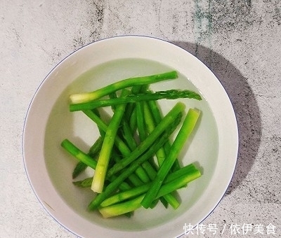 培根|培根焦香,芦笋脆嫩,芝士爆浆的~培根芝士卷芦笋#肉食者联盟#