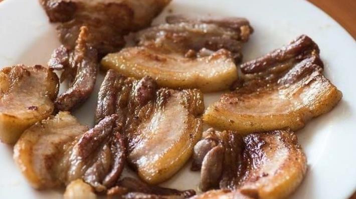 高血压患者别碰“4种”食物,当心血压高居不下,再喜欢也要忍住