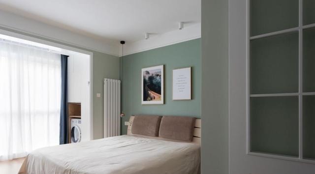 原木|客厅不要沙发,墙面不做造型,越简单的装修,反而越清爽实用