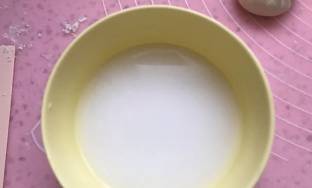 教你做金黄的水煎包，撒上芝麻与葱花，每咬一口都爆汁