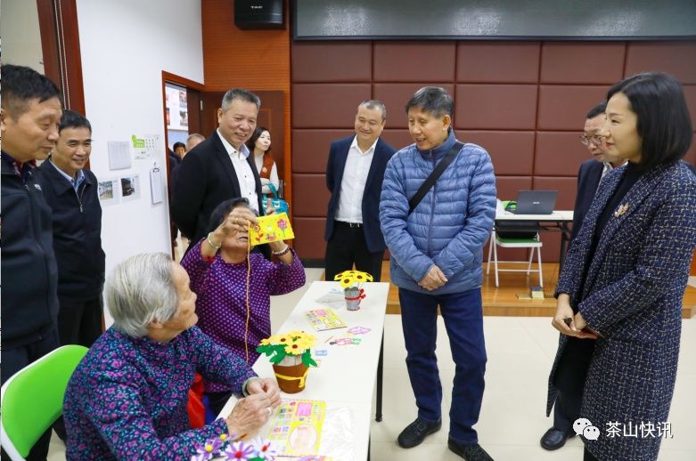  茶山镇老|市老年大学全市首个村级分教点在茶山成立