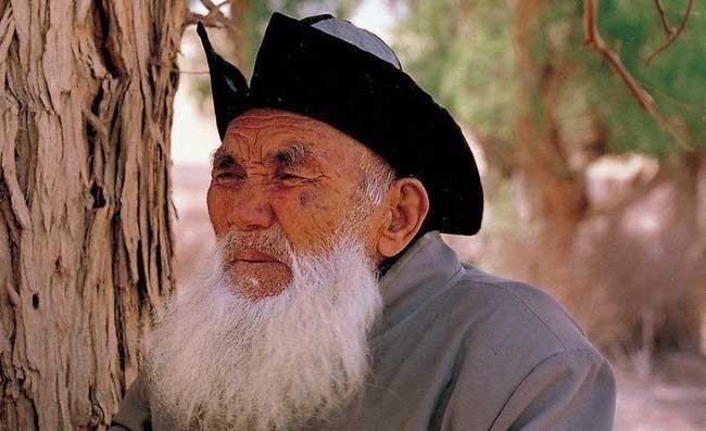 老汉|105岁老汉分享养生秘诀,抽烟喝酒没关系,有一事却从来不做