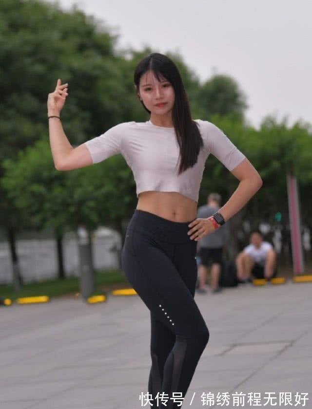 身姿|精美的版型修身效果特好,瑜伽裤塑造高挑挺拔的身姿