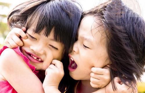 打架|你真的以为小孩打架是闹着玩吗？知道真相的父母不再敢忽视了