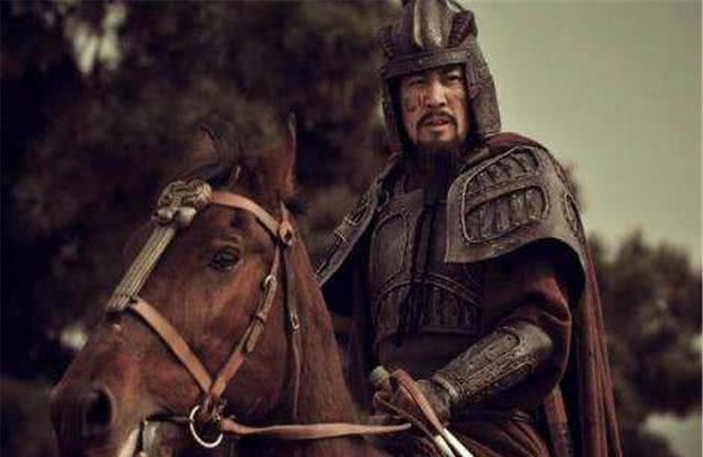 诸葛亮|关羽在蜀汉的权力有多大,地位有多高?拥有的一项特权远超诸葛亮