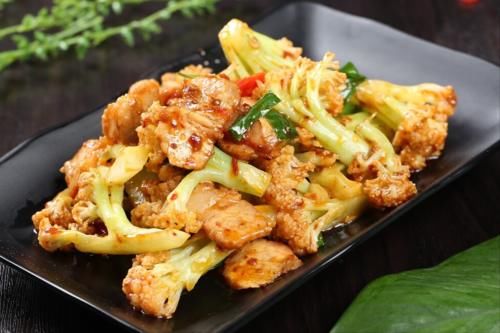 辣椒酱|做干锅花菜,先焯水还是先过油?教你一招,花菜香嫩爽脆,很入味