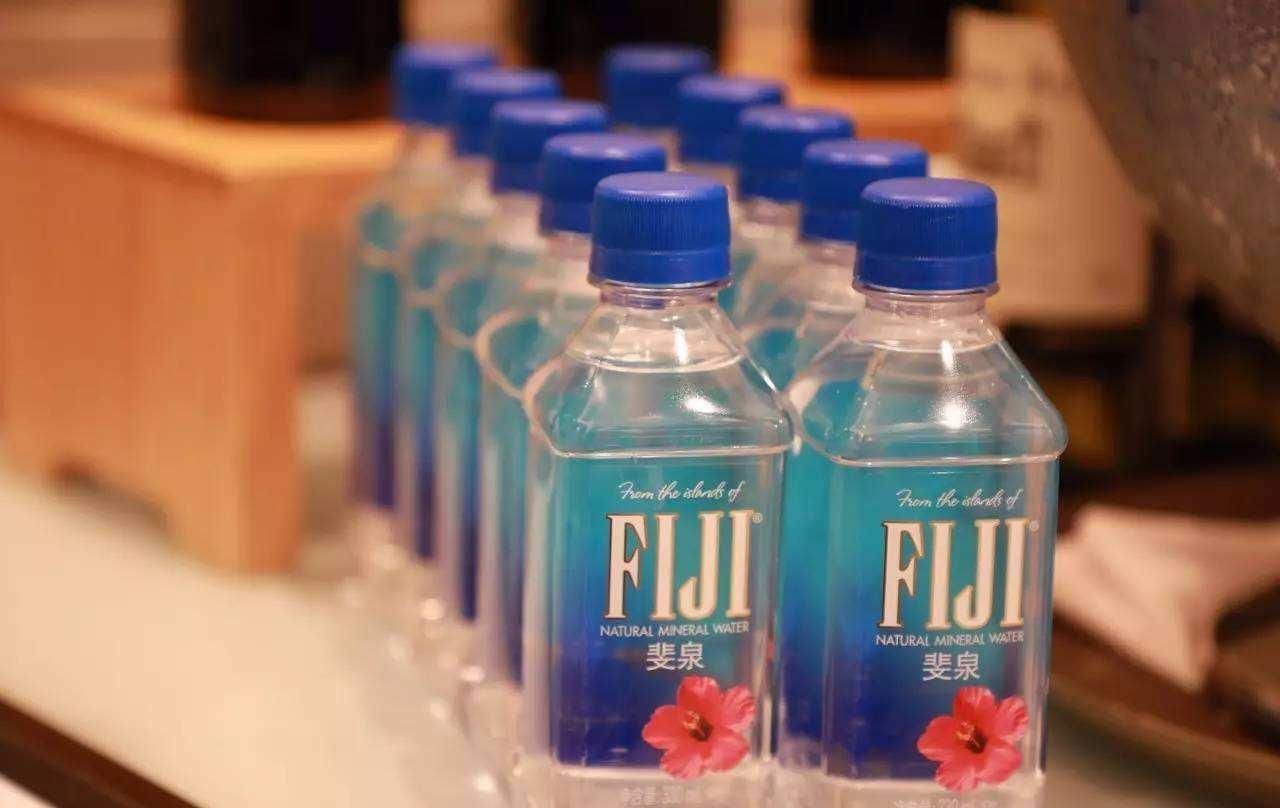 全球最佳5种矿泉水品牌,喝过3种就是土豪,王思聪就用它来煮饭