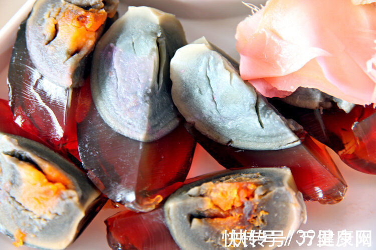 食用|皮蛋含铅量高,常吃对人体伤害大,真的假的?爱吃皮蛋的不妨看看