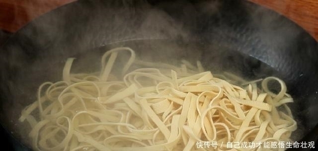 开胃|这菜浑身都是宝,可惜很多人不懂,简单一拌,给家人吃营养补钙