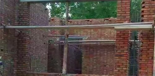 土坯|农村自建房“三七”墙比“二四”墙结实吗?用哪一种会更好?