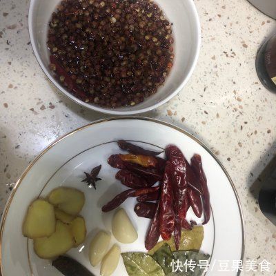 鸭掌|秒杀餐厅大厨，正宗周黑鸭（鸭掌）自己在家做