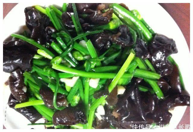 女人爱美推荐常吃3种食物，排毒养颜，抗衰老，