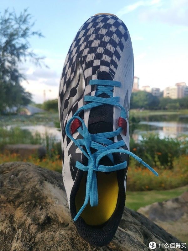 三兄弟|享受“风驰电掣”的感觉——Saucony Endorphin Pro 啡鹏2 碳板跑鞋测评