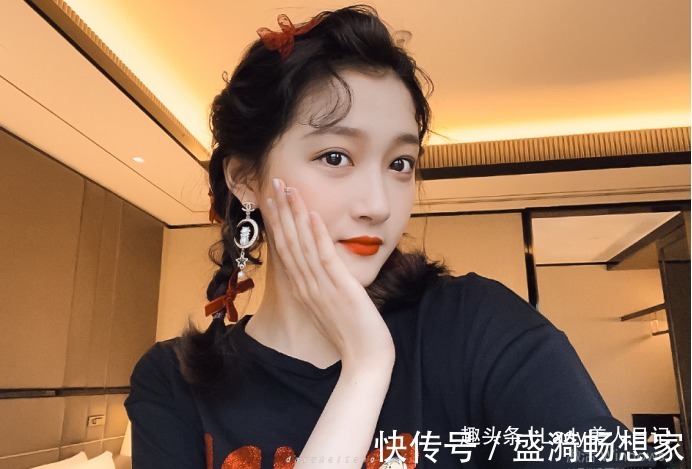 脸蛋 所谓的高级发型都很显老!大明星还有脸蛋撑着,你整上就丑哭了