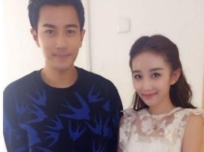 她是非誠勿擾最美女觀眾,卻因為鏡頭不經(jīng)意一掃,進(jìn)入了演藝圈