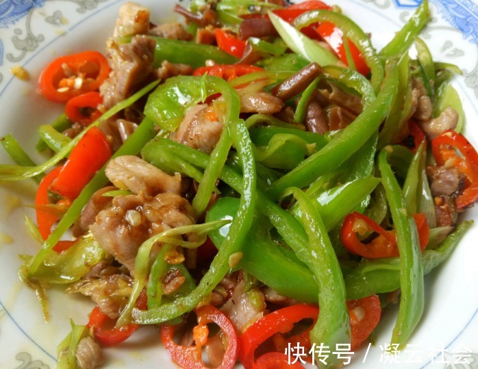鲜香|做辣椒炒肉,先炒肉还是先炒辣椒?顺序很关键,肉质鲜香又入味!