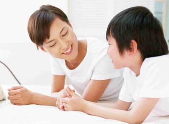 妈妈|女儿洗澡时问妈妈你为什么会有“小翅膀”,妈妈的回答很巧妙